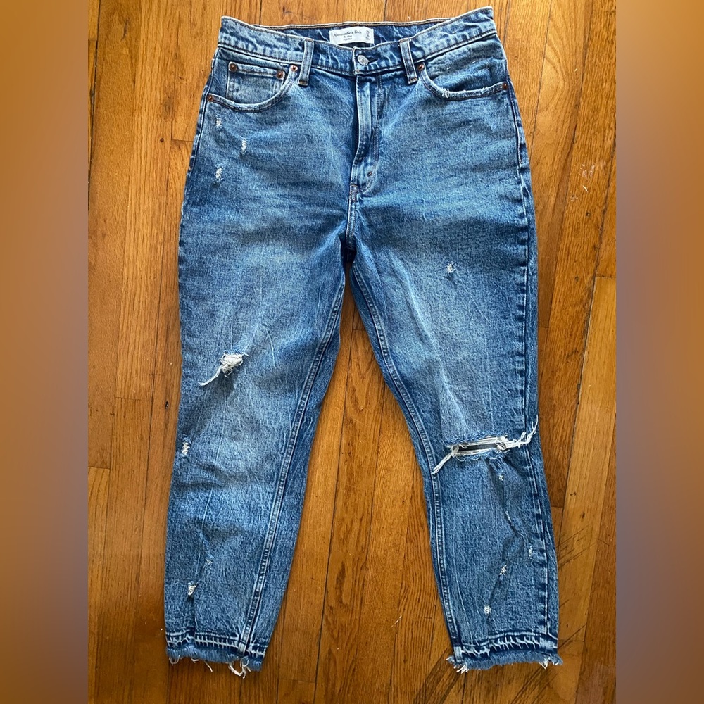 Abercrombie & Fitch The Mom High Rise